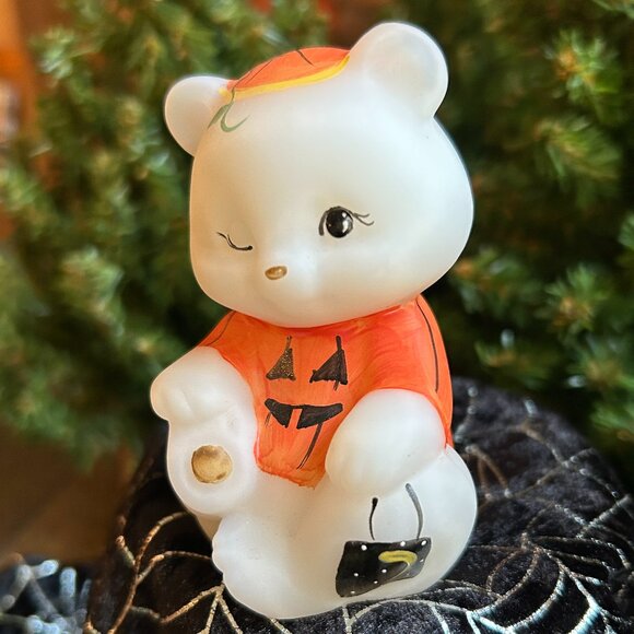 MINT Limited Edition Hand Painted Fenton Winking Halloween Bear in Pumpkin Costu - Picture 7 of 12